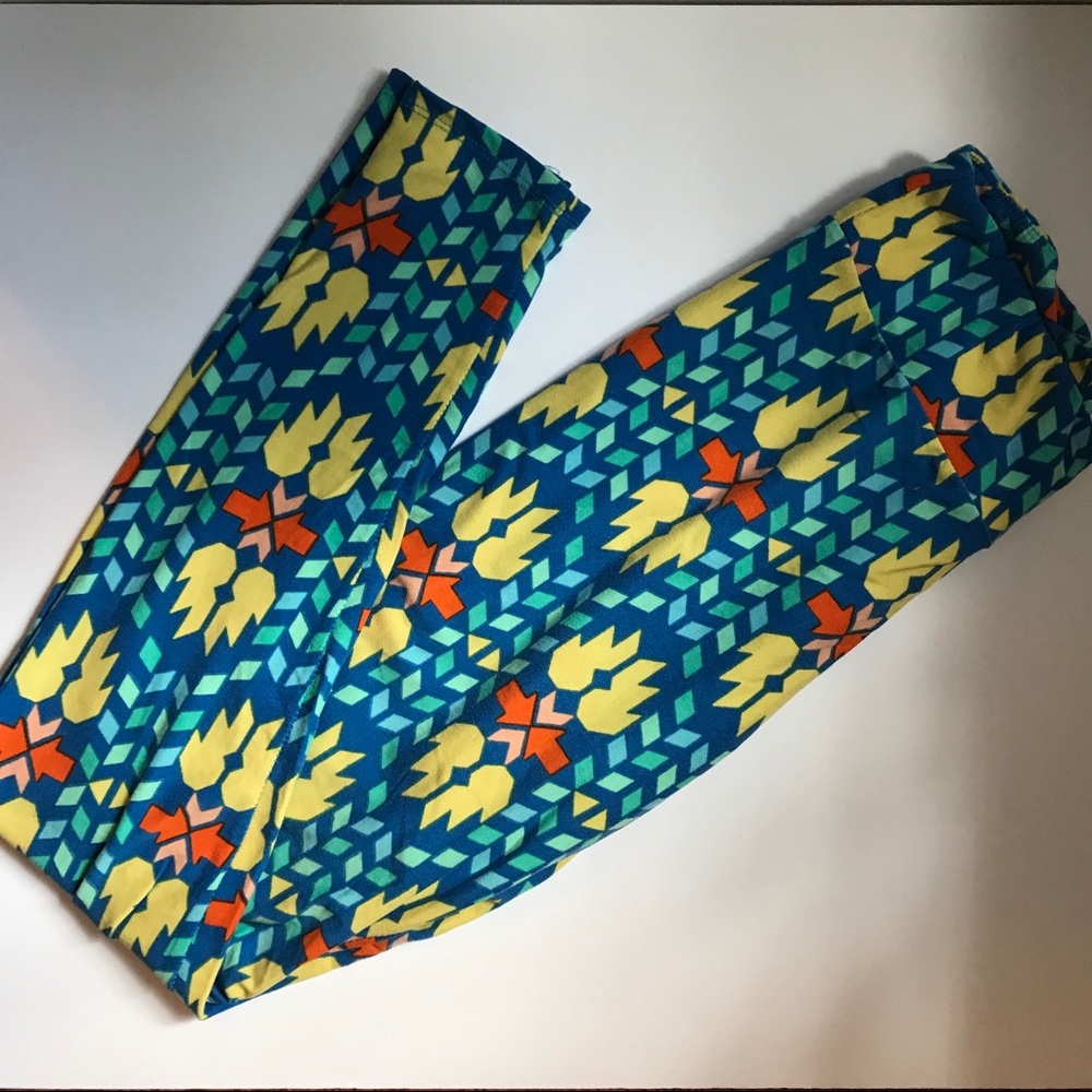 ⚡️3/$20⚡️ LULAROE leggings, OS